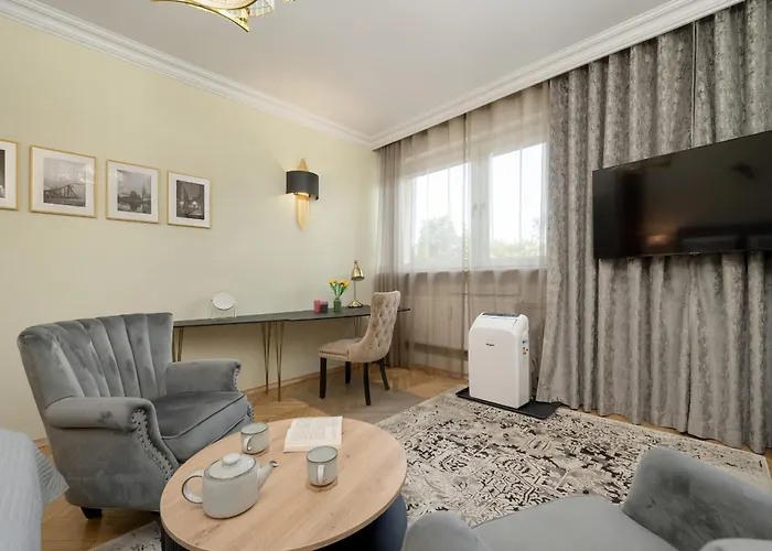 Appartamento Przestronne Blisko Starego Miasta By Renters Breslavia