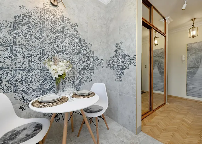 Appartamento Przestronne Blisko Starego Miasta By Renters Breslavia