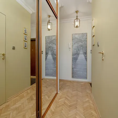 Przestronne Blisko Starego Miasta By Renters * ヴロツワフ