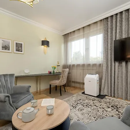 Apartment Przestronne Blisko Starego Miasta By Renters Wroclaw