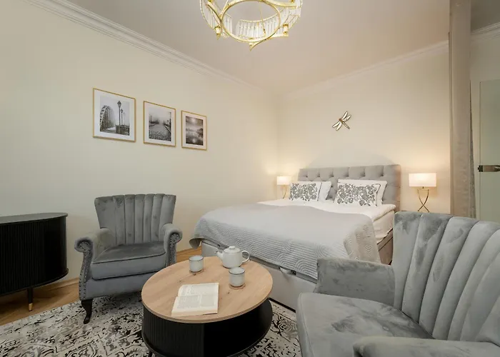 Przestronne Blisko Starego Miasta By Renters *